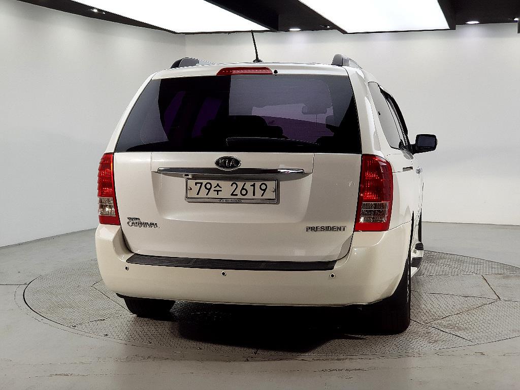 KIA Carnival - Vista 3