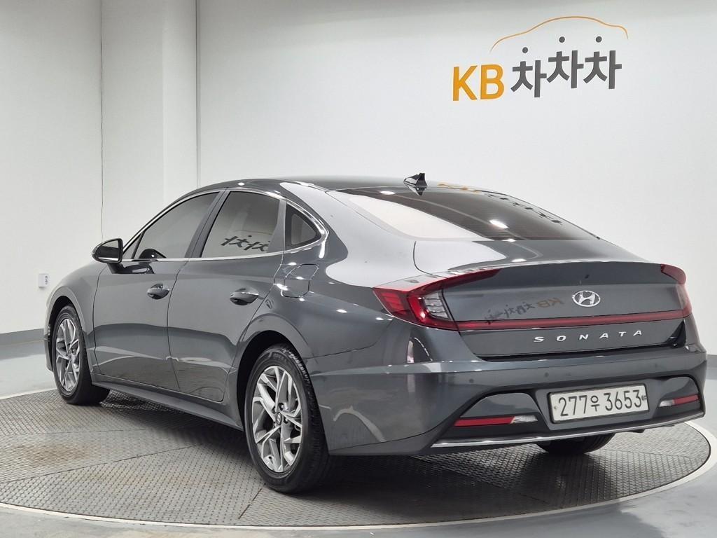 HYUNDAI Sonata - Vista 2