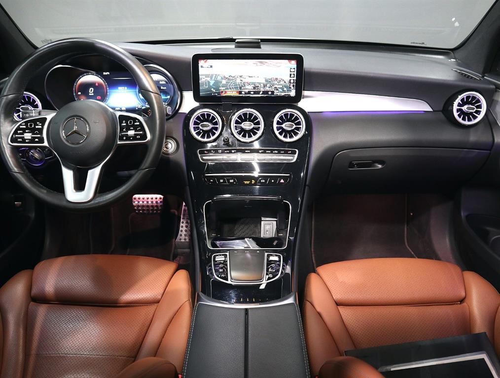 Mercedes Benz GLC Class - Vista 5