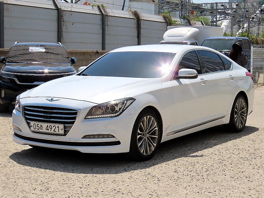 HYUNDAI Genesis - Vista 2
