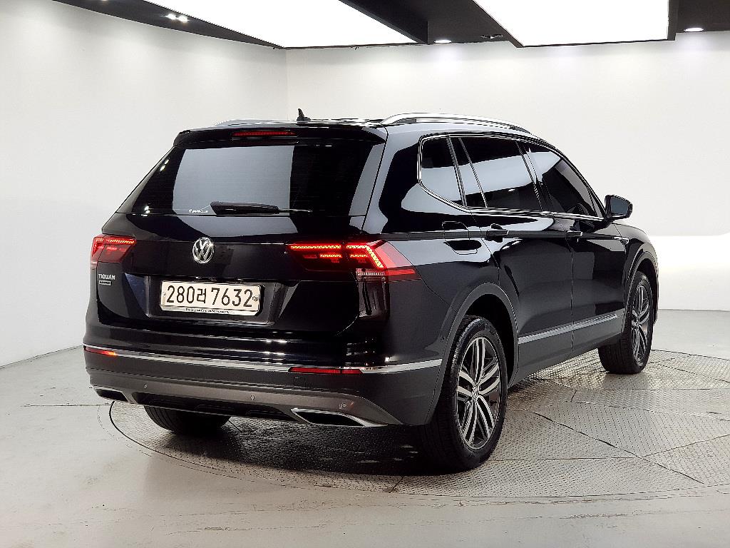 Volkswagen Tiguan - Vista 4