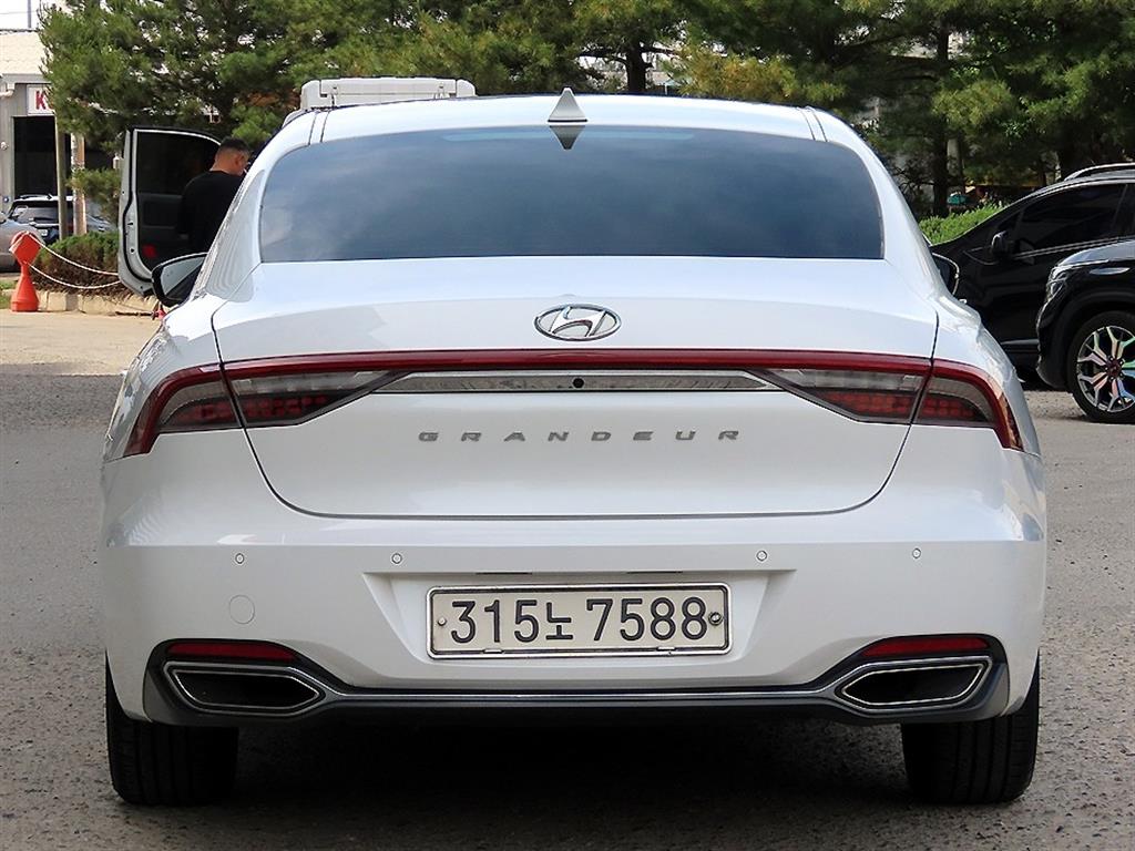 HYUNDAI Grandeur - Vista 4