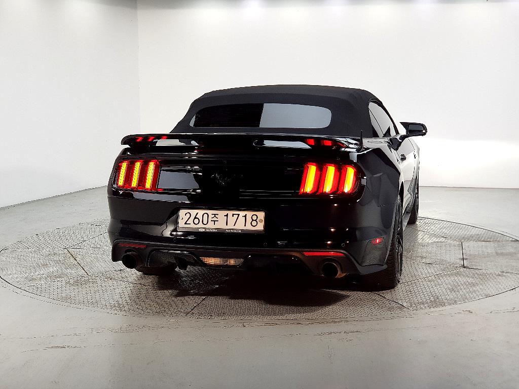 Ford Mustang - Vista 3