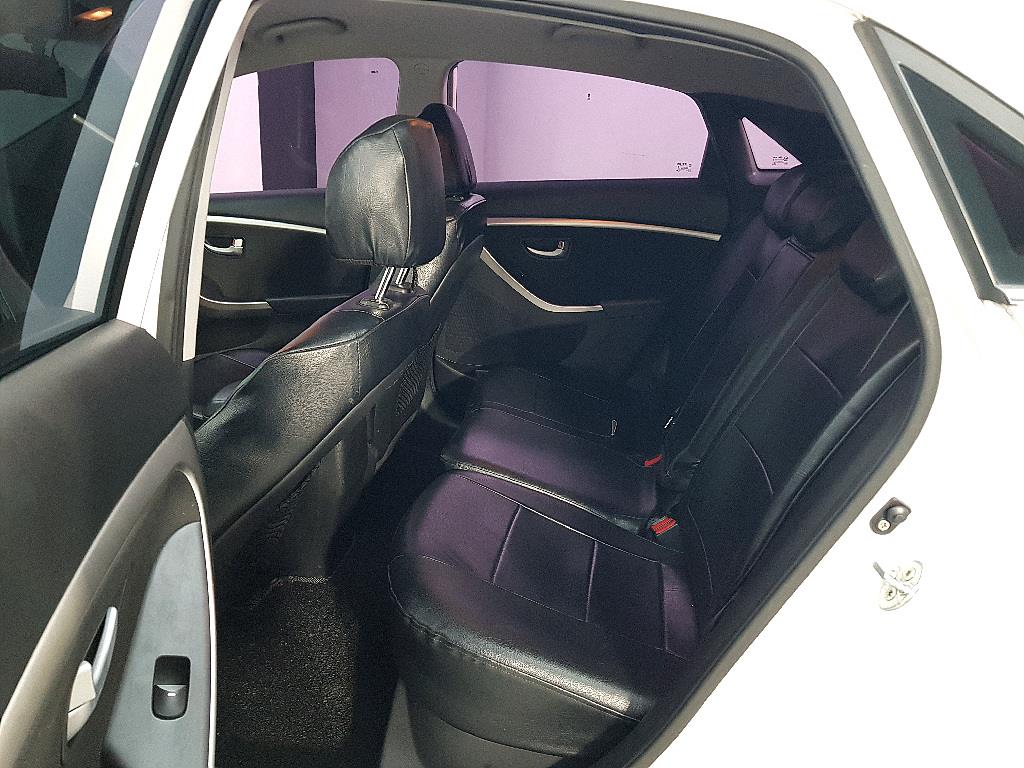 HYUNDAI i30 - Vista 9
