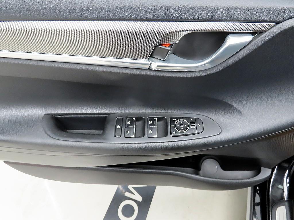 HYUNDAI Grandeur - Vista 11