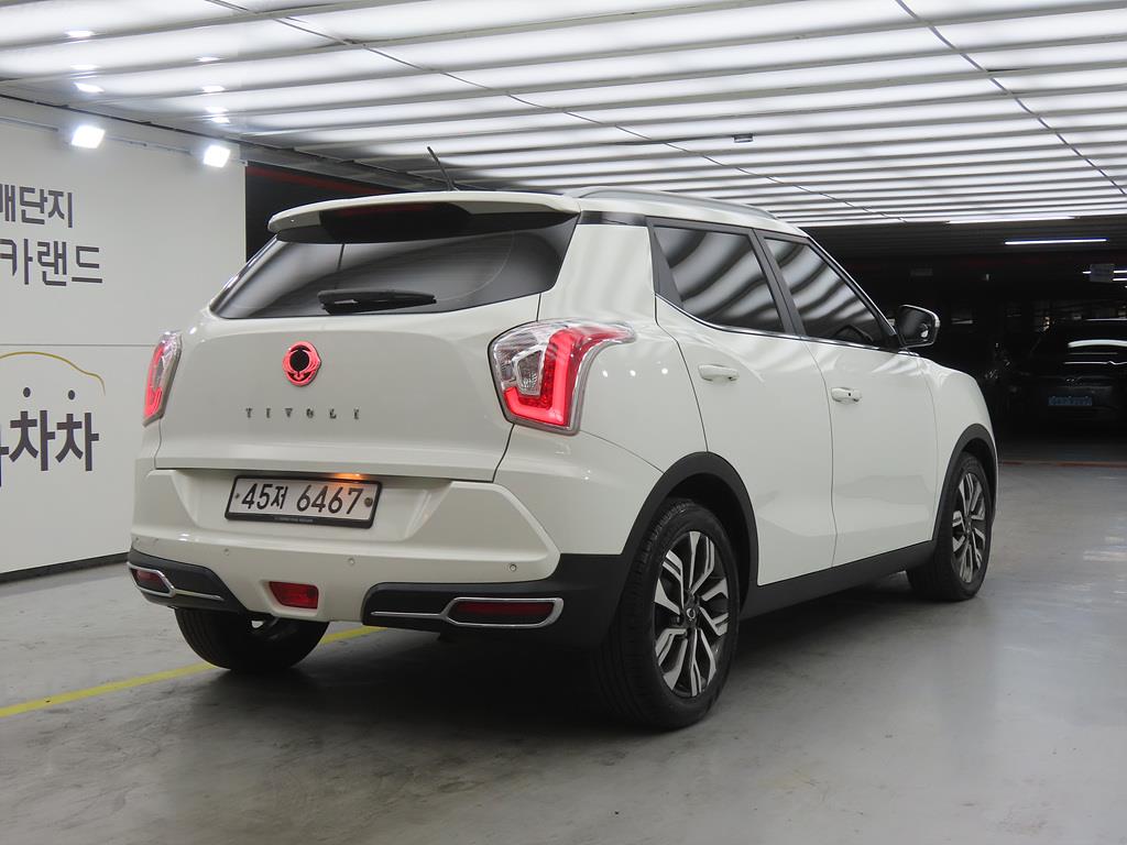 Ssangyong Tivoli - Vista 4