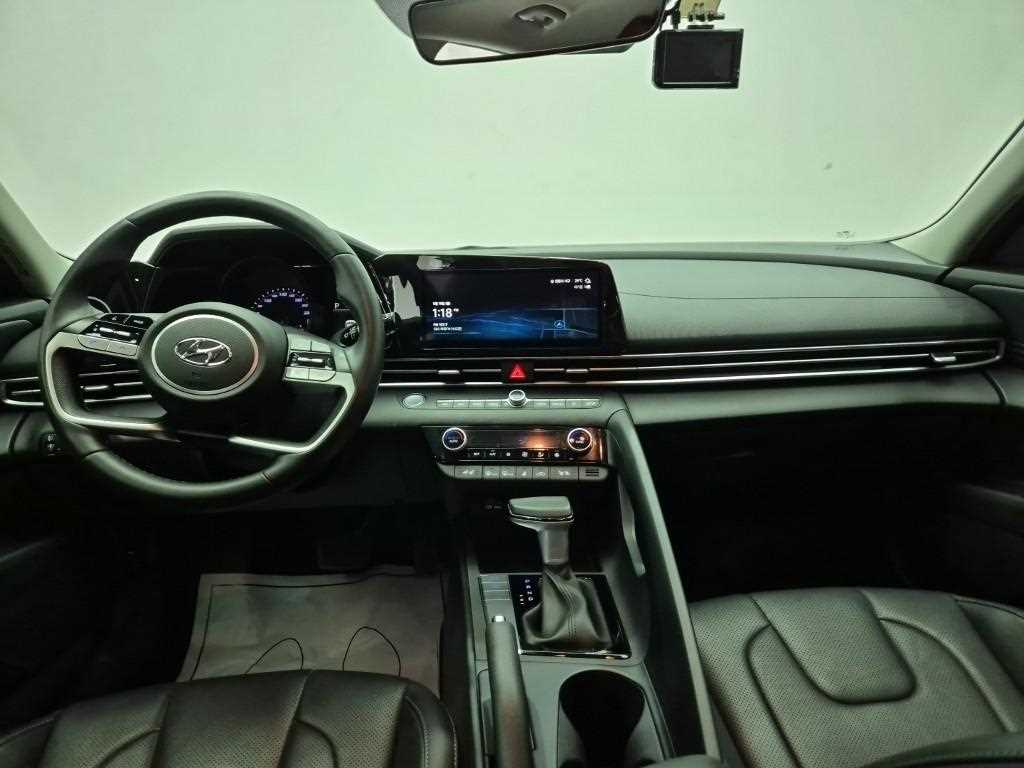 HYUNDAI Avante - Vista 7