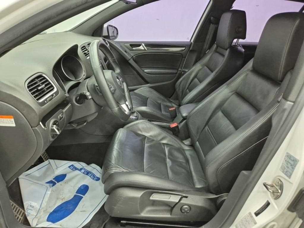 Volkswagen Golf - Vista 11