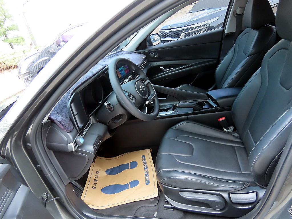 HYUNDAI Avante - Vista 5
