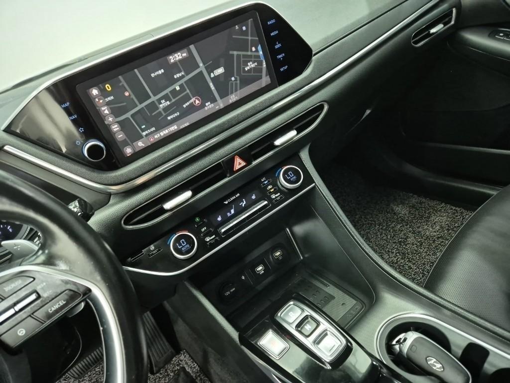 HYUNDAI Sonata - Vista 10