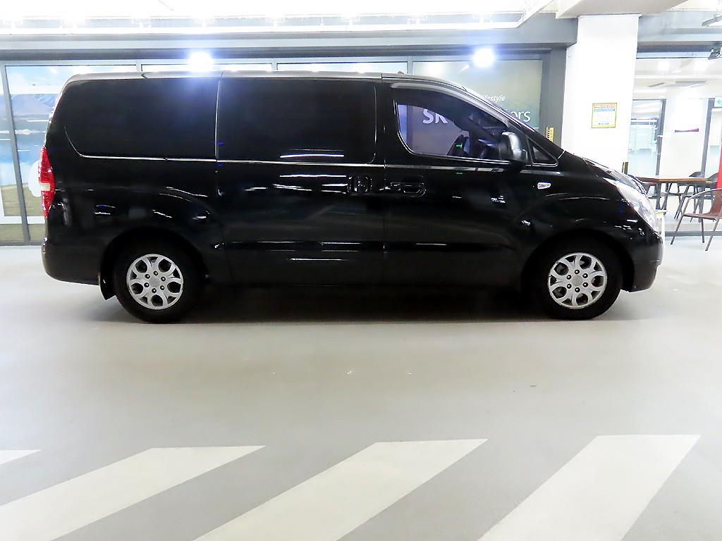 HYUNDAI Starex - Vista 3