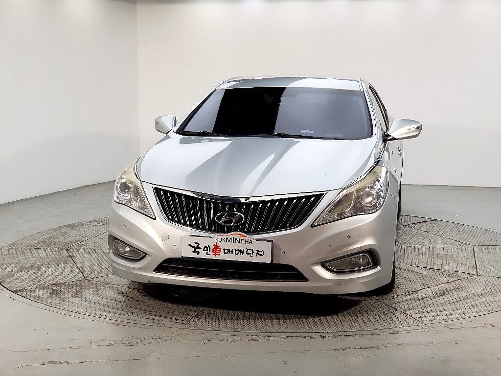 HYUNDAI Grandeur - Vista 2