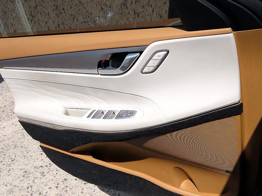 HYUNDAI Grandeur - Vista 12