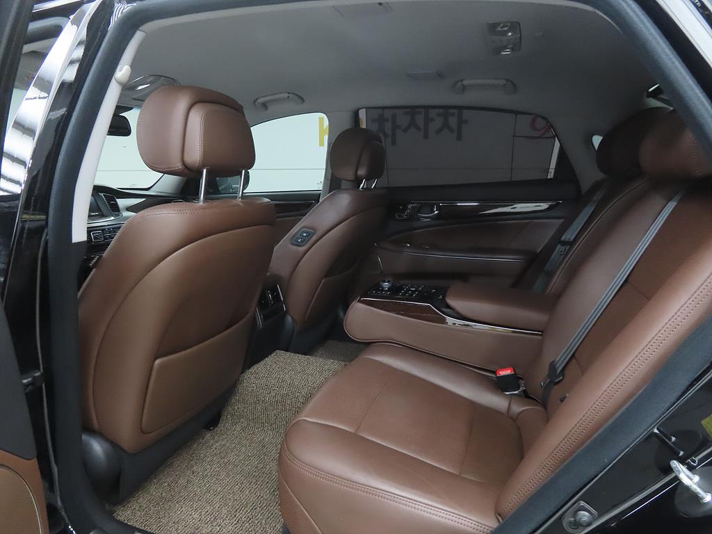 HYUNDAI Equus - Vista 6