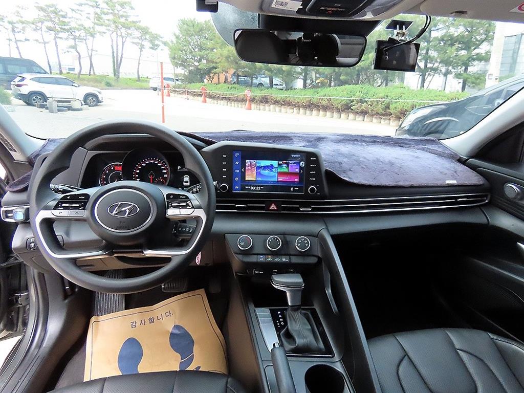 HYUNDAI Avante - Vista 7