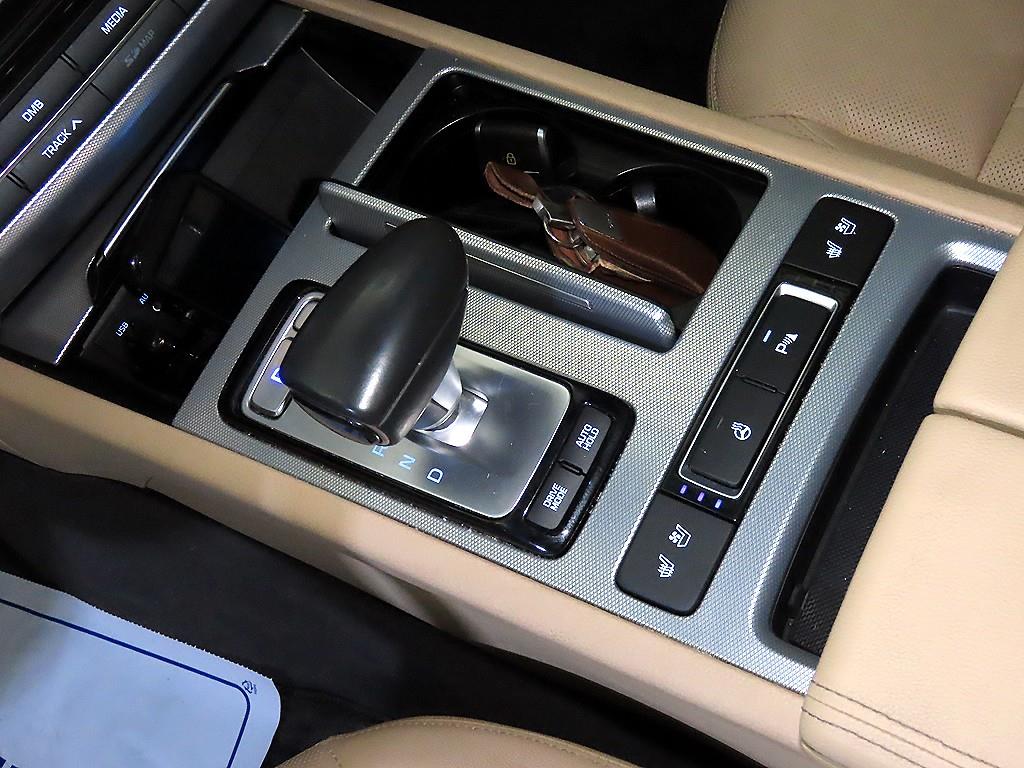 Genesis G80 - Vista 12
