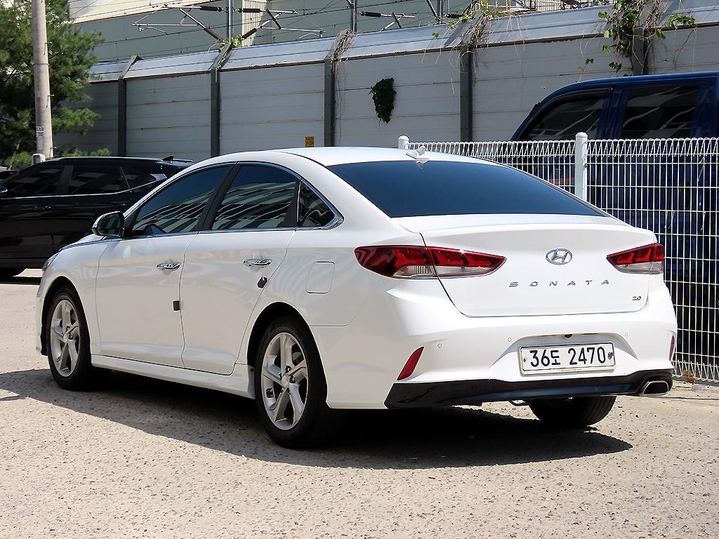 HYUNDAI Sonata - Vista 3