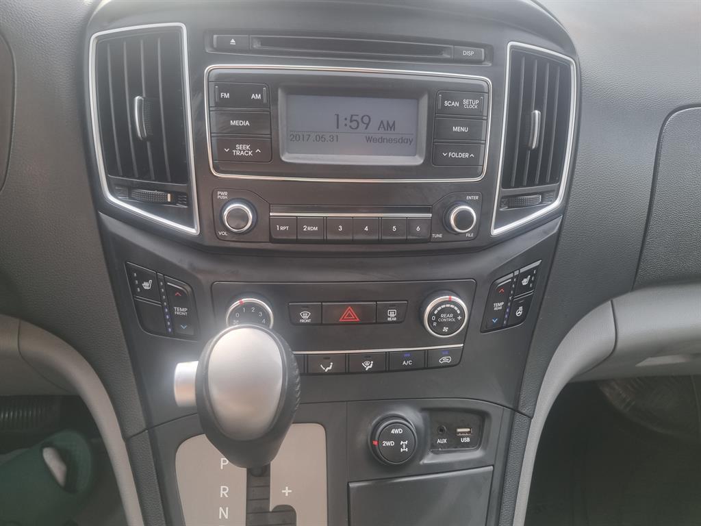 HYUNDAI Starex - Vista 12