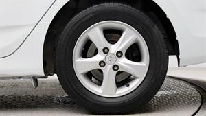 HYUNDAI Accent - Vista 12