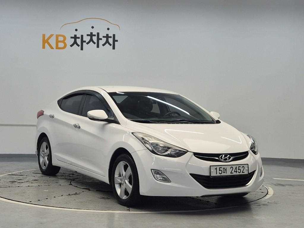HYUNDAI Avante - Vista 4