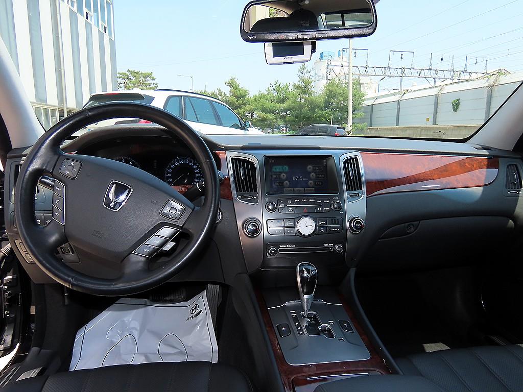 HYUNDAI Equus - Vista 7