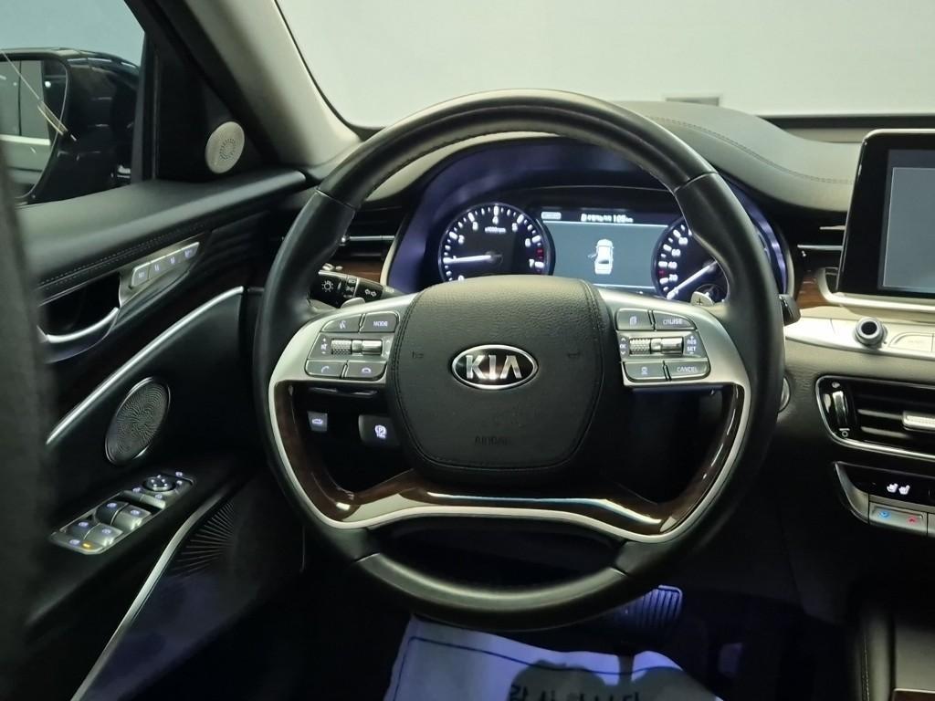 KIA K9 - Vista 9