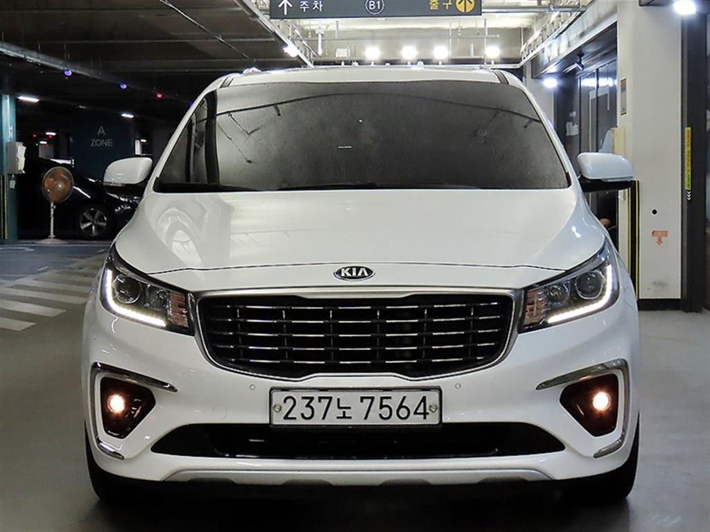 KIA Carnival - Vista 2