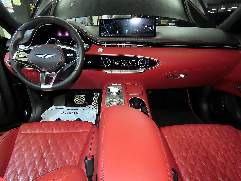Genesis GV70 - Vista 10