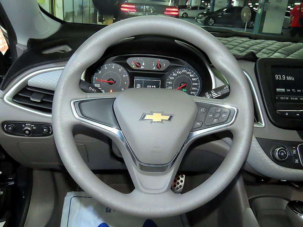 Chevrolet Malibu - Vista 8