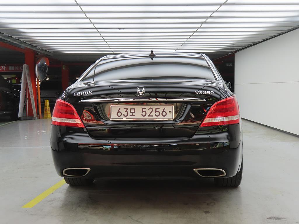 HYUNDAI Equus - Vista 3