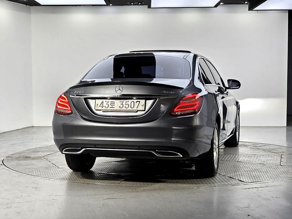 Mercedes Benz C Class - Vista 3