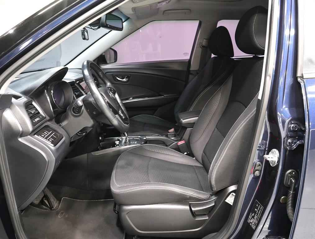 Ssangyong Tivoli - Vista 9