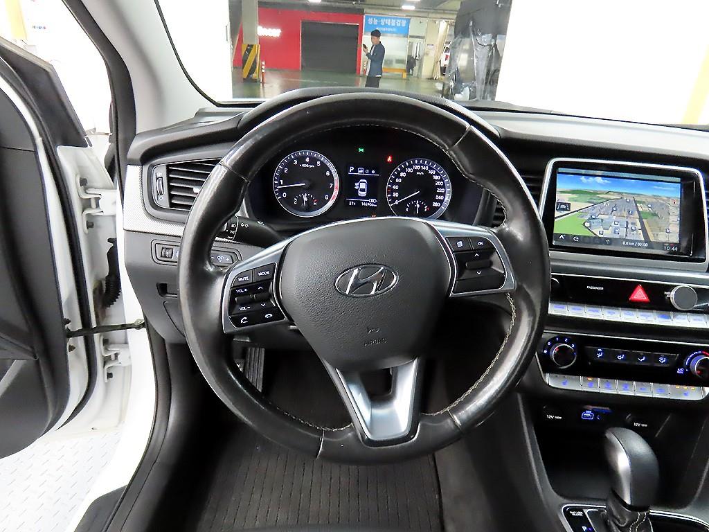 HYUNDAI Sonata - Vista 9