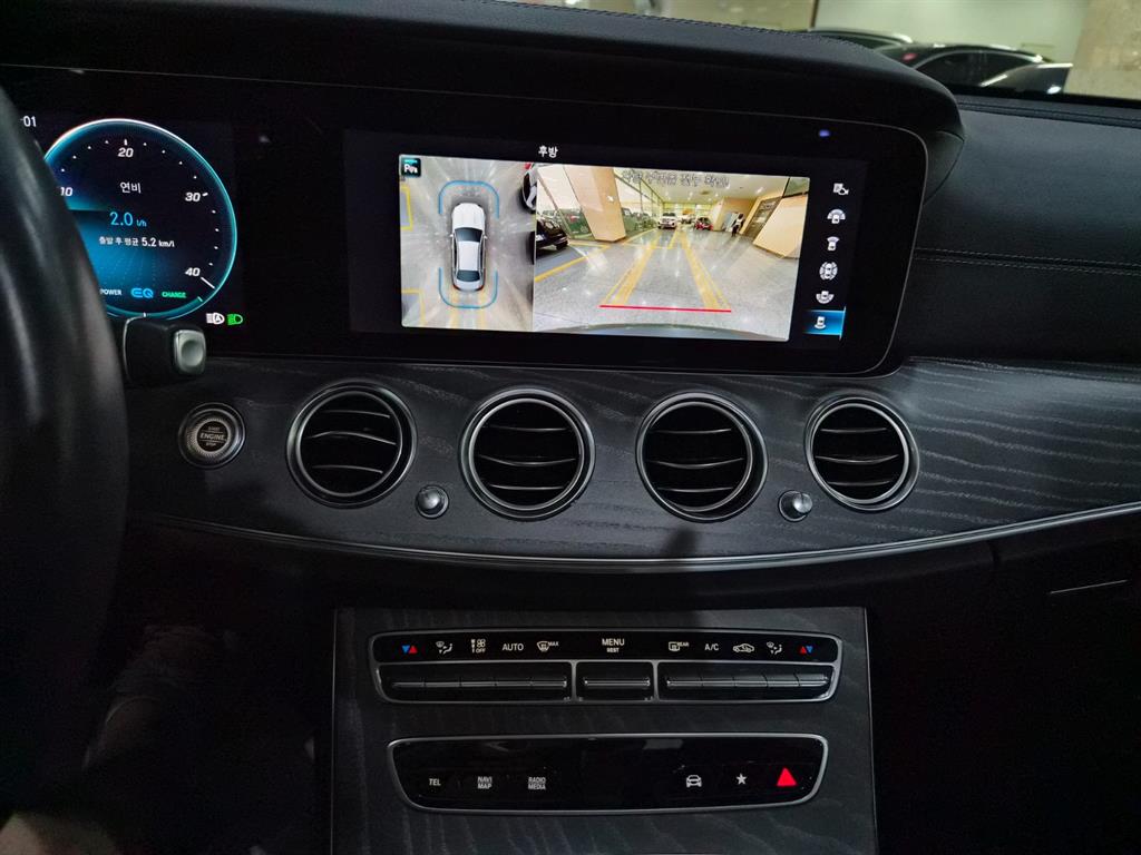 Mercedes Benz E class - Vista 10
