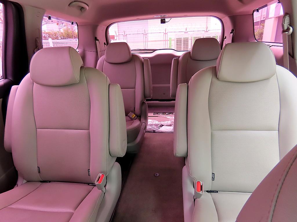 KIA Carnival - Vista 7