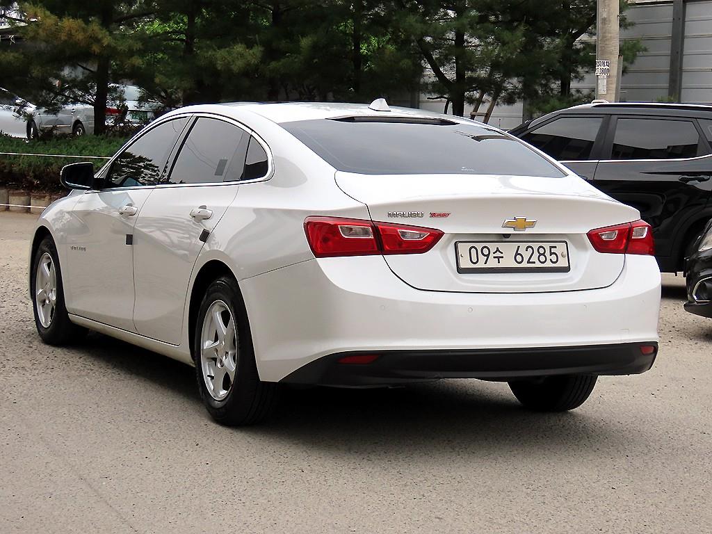 Chevrolet Malibu - Vista 3
