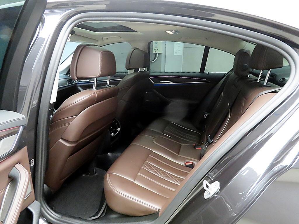 BMW 5 Series - Vista 6