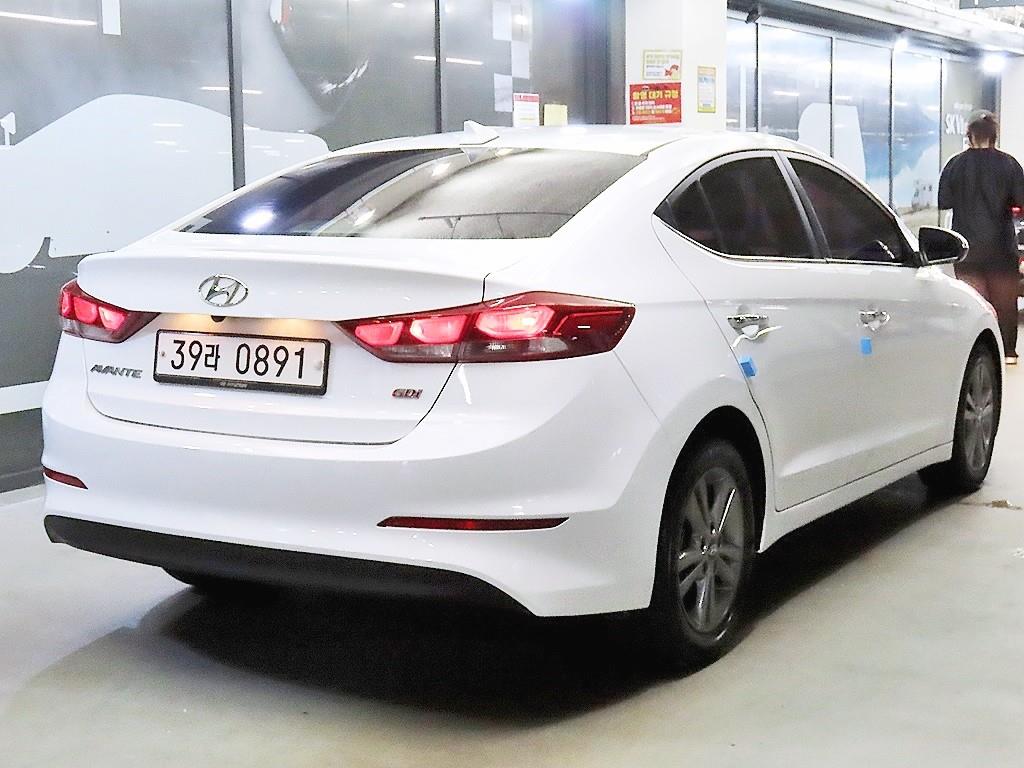 HYUNDAI Avante - Vista 4