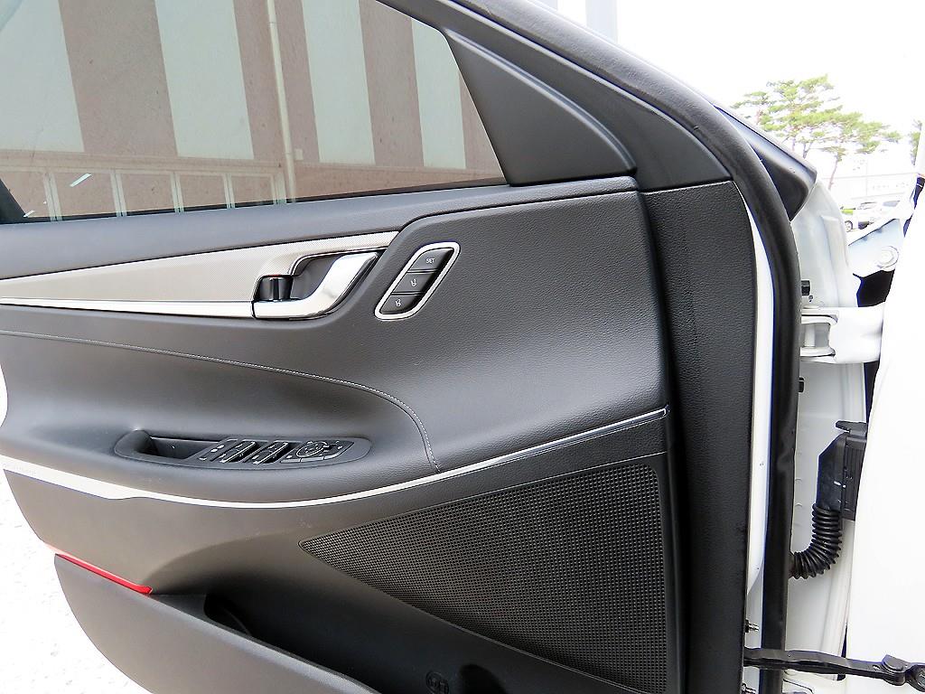 HYUNDAI Grandeur - Vista 11