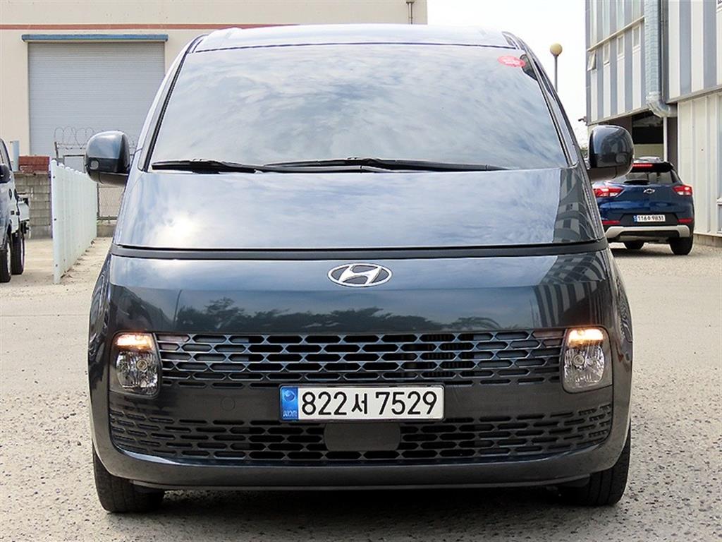 HYUNDAI Staria 2023 Gris - Importación desde Corea - HF Imports Iquique - Foto 1