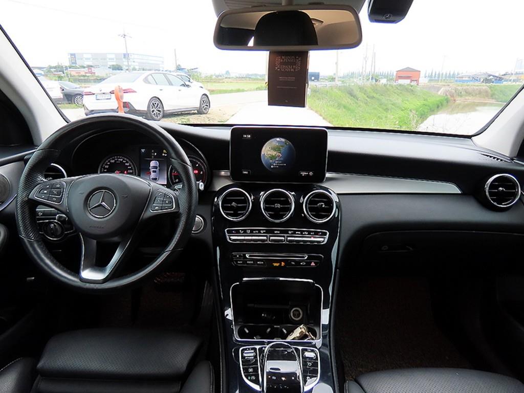 Mercedes Benz GLC Class - Vista 9