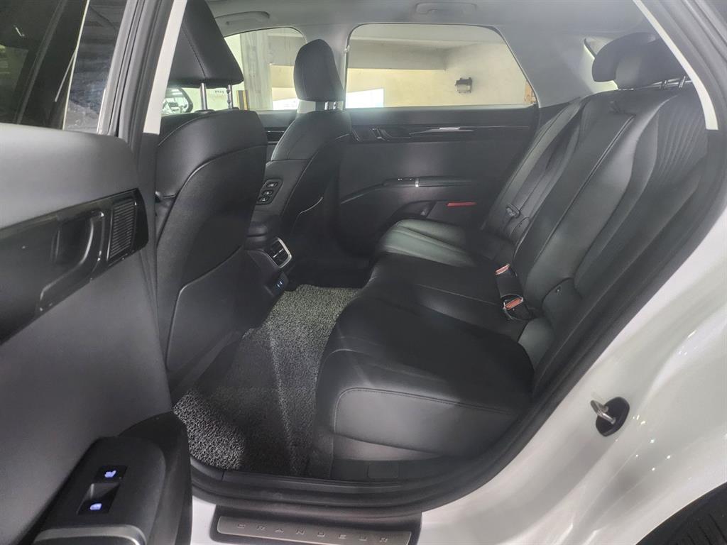 HYUNDAI Grandeur - Vista 10