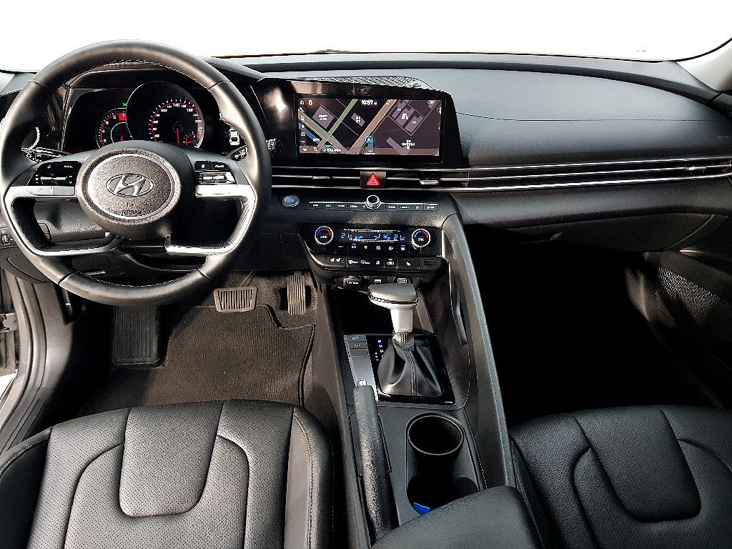 HYUNDAI Avante - Vista 5