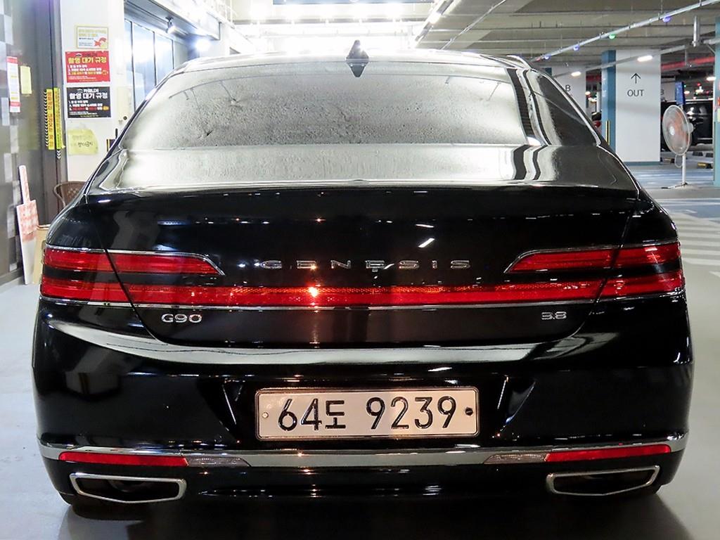 Genesis G90 - Vista 5