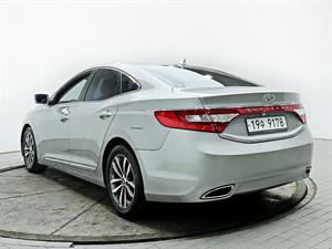 HYUNDAI Grandeur - Vista 8
