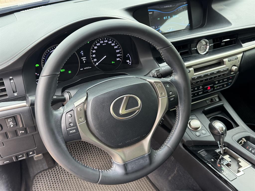 Lexus ES - Vista 10