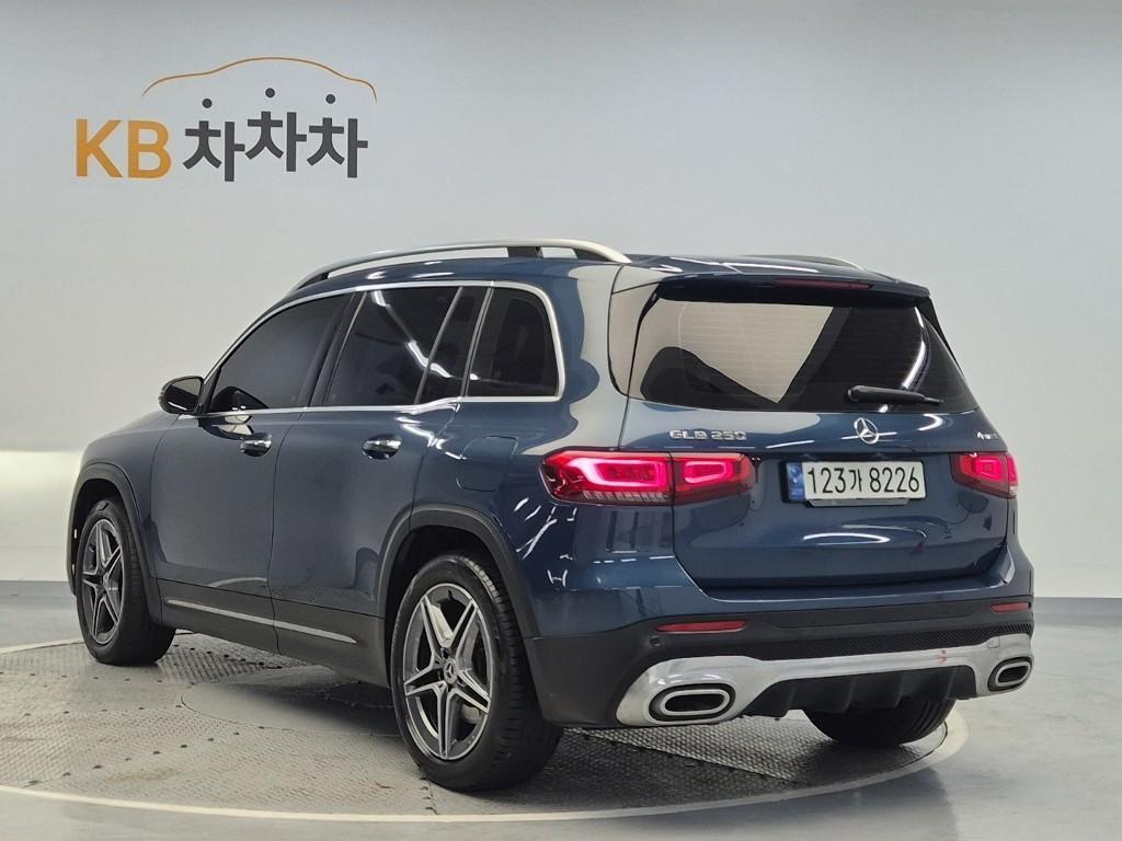Mercedes Benz GLB Class - Vista 2