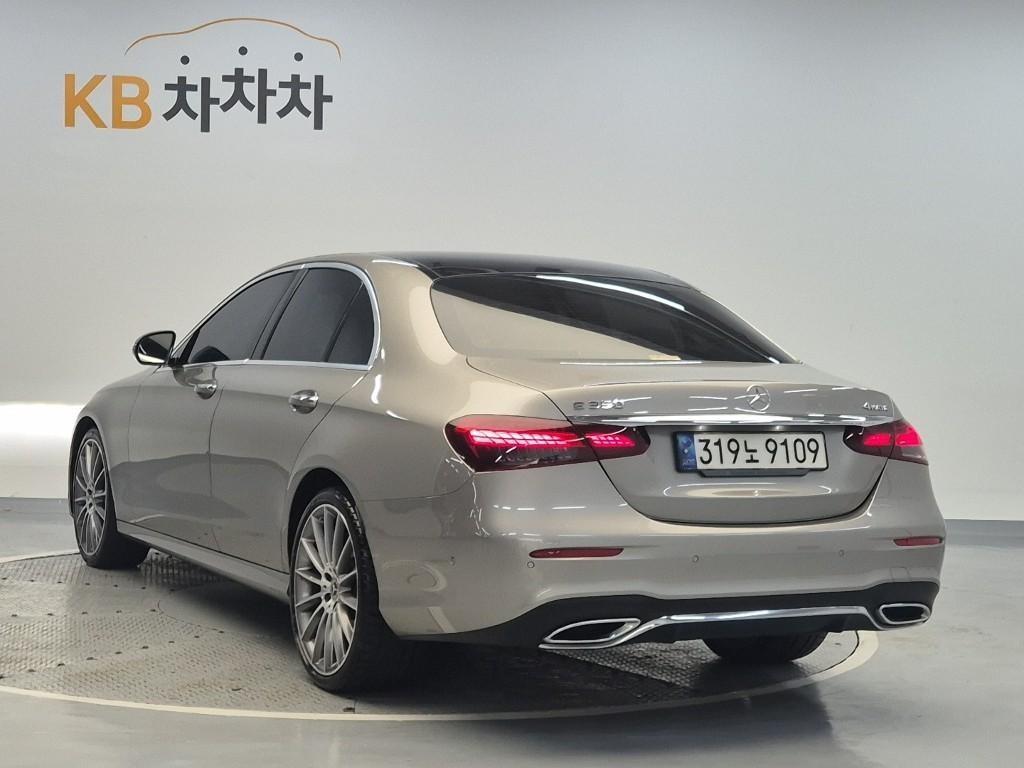 Mercedes Benz E class - Vista 2