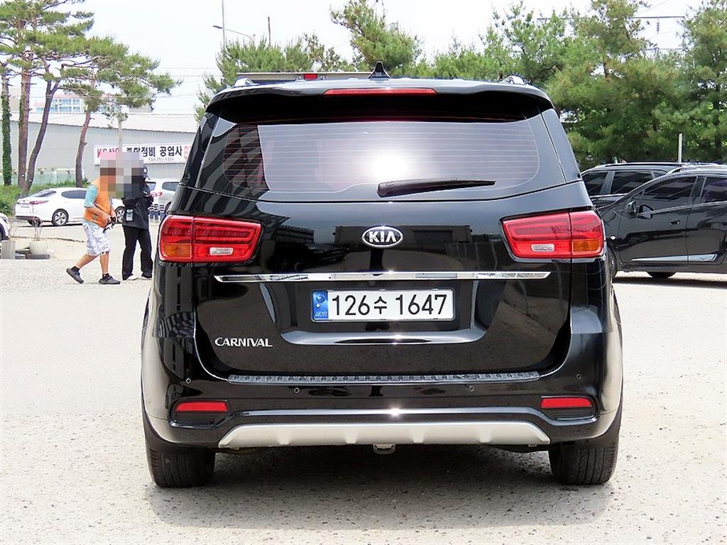KIA Carnival - Vista 4