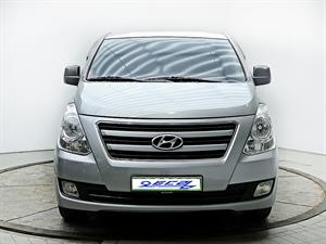 HYUNDAI Starex - Vista 2
